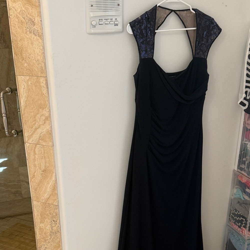 Lauren Ralph Lauren Navy Lace Gown Size 14 Formal Wedding Dress
